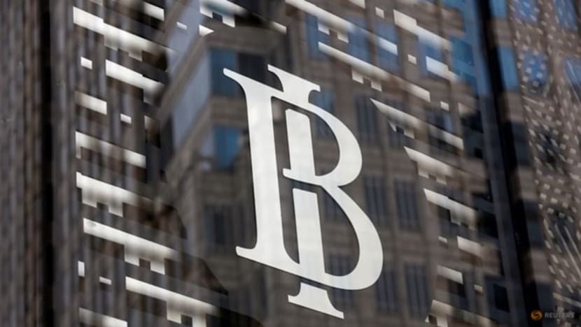 Logo Bank Indonesia terlihat di kantor pusat Bank Indonesia di Jakarta, Indonesia, 17 Januari 2019. (foto dok. REUTERS)
