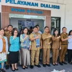 Gubernur YSK didampingi Ketua TP-PKK resmikan ruang pelayanan hemodialisis RSMN Bitung. (dok.RM)