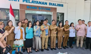 695285046 Gubernur YSK didampingi Ketua TP-PKK resmikan ruang pelayanan hemodialisis RSMN Bitung. (dok.RM)