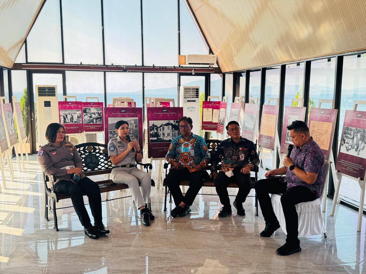 Kepala Kantor Wilayah Jasa Raharja Sulut, Ni Made Ayu Mulidyawati bersama Kaban Bapenda Sulut, Bapenda Manado dan Kasie STNK Ditlantas Polda dalam giat talkshow beberapa hari lalu.