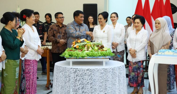 Gala Dinner Hari Ulang Tahun ke-67 BKOW Provinsi Sulawesi Utara yang berlangsung di Wisma Negara Bumi Beringin, Manado, Senin (20/7/2026).