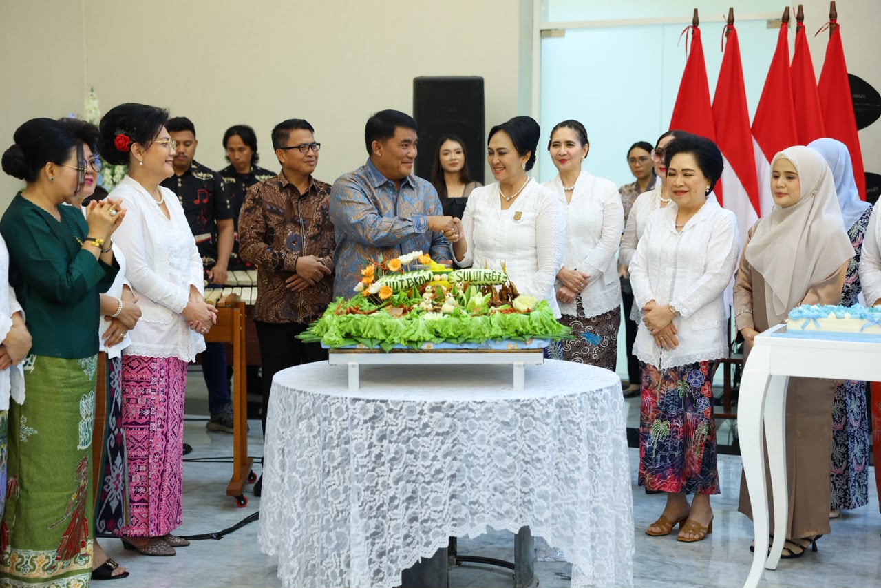 Gala Dinner Hari Ulang Tahun ke-67 BKOW Provinsi Sulawesi Utara yang berlangsung di Wisma Negara Bumi Beringin, Manado, Senin (20/7/2026).