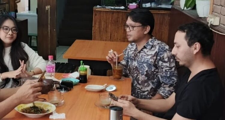 Ketua Garda Nusantara Sulut, Miracle Sengkey bersama Wakil Ketua dan Sekretaris Bung Ali