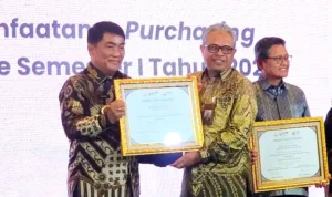 IMG_20260731_010944 Gubernur Sulut, Mayjen TNI (Purn) Yulius Selvanus SE, secara resmi menerima penghargaan LKPP RI di Grand Ballroom JIExpo Kemayoran, Jakarta, Kamis (30/7/2026). (dok: Istimewa)