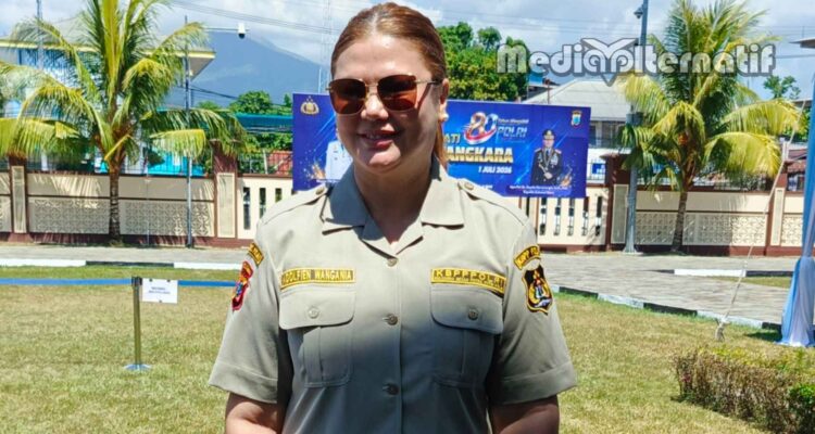 Adolfien Wangania usai mengikuti upacara hari bhayangkara di Polda Sulut, Rabu (1/7/2026). (dok.mediaalternatif)