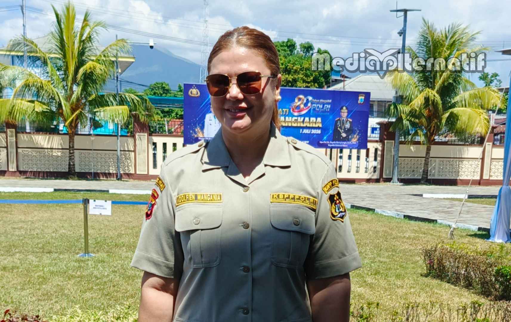 Adolfien Wangania usai mengikuti upacara hari bhayangkara di Polda Sulut, Rabu (1/7/2026). (dok.mediaalternatif)