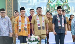 Gubernur Sulut, Mayjen TNI (Purn) Yulius Selvanus, SE, bersama Menteri Agama RI, Prof. Dr. KH. Nasaruddin Umar, dalam pembukaan Musabaqah Tilawatil Qur’an (MTQ) XXXI tingkat Provinsi di Alun-alun Pemerintah Kabupaten Minahasa Utara, Senin (6/7/2026).