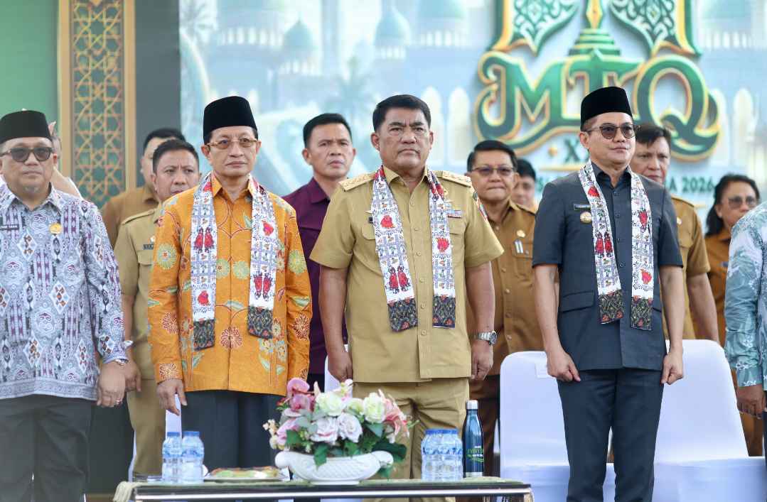 Gubernur Sulut, Mayjen TNI (Purn) Yulius Selvanus, SE, bersama Menteri Agama RI, Prof. Dr. KH. Nasaruddin Umar, dalam pembukaan Musabaqah Tilawatil Qur’an (MTQ) XXXI tingkat Provinsi di Alun-alun Pemerintah Kabupaten Minahasa Utara, Senin (6/7/2026).