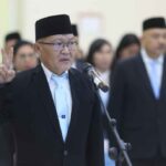 ‎Hendrik Tendean saat dilantik dan diambil sumpah jabatannya oleh Gubernur Sulawesi Utara, Mayjen TNI (Purn) Yulius Selvanus, di Wisma Negara Bumi Beringin, Manado, Selasa (7/7/2026) malam.