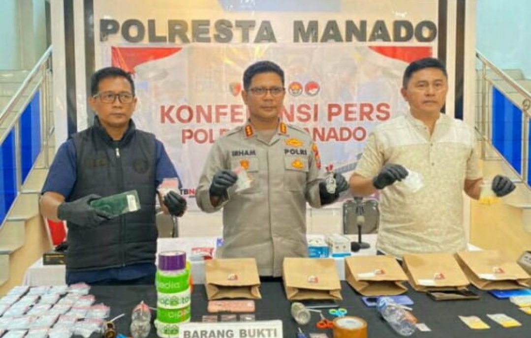 Konferensi pers di Mapolresta Manado, Jumat (10/7/2026)