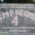 Papan Nama Sekolah SMP 4 Manado. (dok.istimewa)