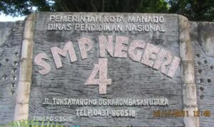 Screenshot_20260723-182600 Papan Nama Sekolah SMP 4 Manado. (dok.istimewa)