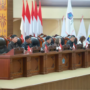 Gubernur Yulius saat rapat paripurna DPRD Sulut dalam agenda Perubahan Kebijakan Umum Anggaran (KUA) dan Prioritas Plafon Anggaran Sementara (PPAS) Tahun Anggaran 2026.(dok.istimewa)