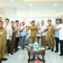 Pordasi Sulut bawa Piala Kejurnas Pacuan Kuda ke Gubernur YSK (dok.ist)