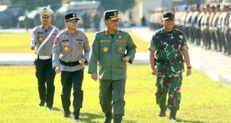 Gubernur Sulawesi Utara, Mayjen TNI (Purn.) Yulius Selvanus, S.E., memimpin Apel Gelar Pasukan Tanggap Bencana Dampak El Nino Tahun 2026 di Lapangan Apel Mapolda Sulut, Selasa (4/8/2026).