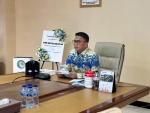 Sekprov Tahlis Gallang saat membuka Forum Koordinasi Pengendalian Mutu Pelayanan Keluarga Berencana (KB) tingkat provinsi, Jumat (21/8/2026).
