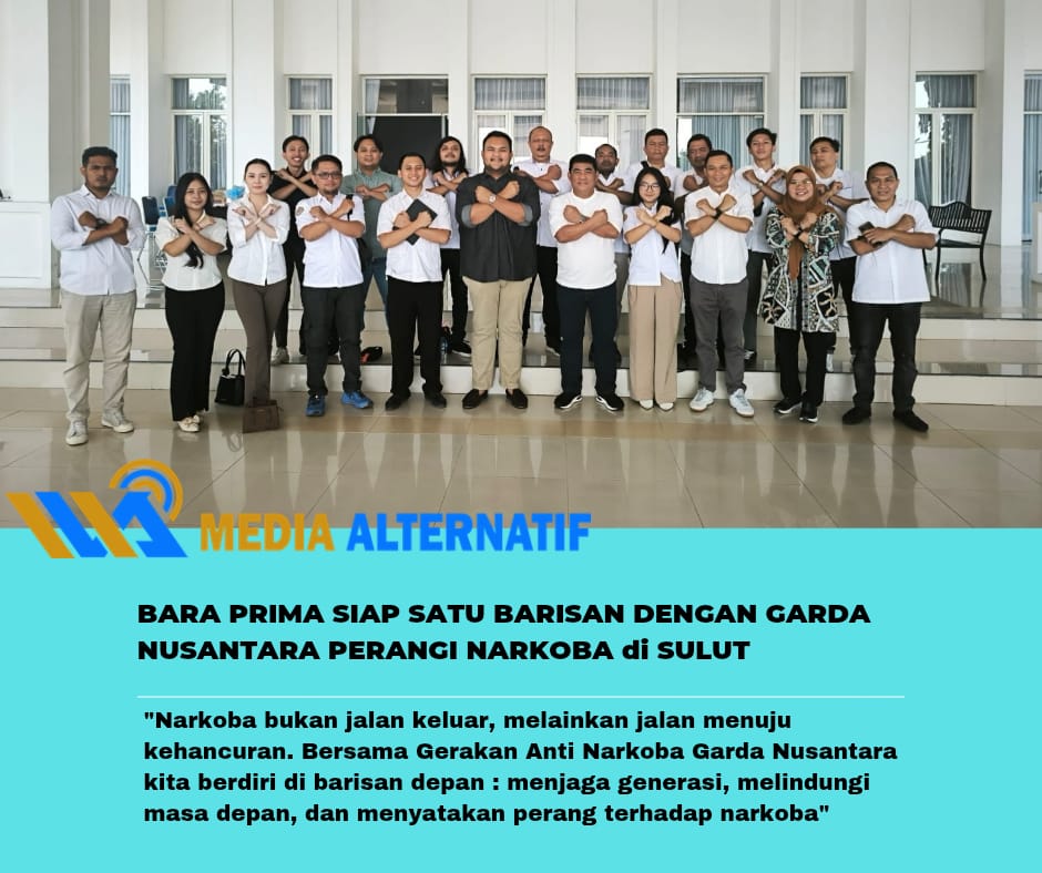 Foto bersama Garda Nusantara bersama Pembina Standius Bara Prima (SBP) dan Gubernur Sulut Mayjen TNI (Purn) Yulius Selvanus, SE di Wisma Negara Bumi Beringin Manado, Sabtu (22/8/2026)