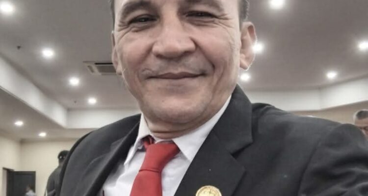 Advokat Eka Dicky Mantik, S.PAK, L.LB, L.LM