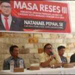 Wakil Rakyat DPRD Kota Manado, Natanael Pepah, SE menyerap aspirasi masyarakat saat Masa Reses. (dok.ist)