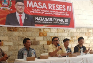 Wakil Rakyat DPRD Kota Manado, Natanael Pepah, SE menyerap aspirasi masyarakat saat Masa Reses. (dok.ist)