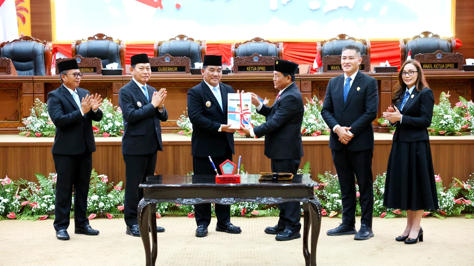 Penandatanganan nota kesepakatan tersebut berlangsung di Gedung Paripurna DPRD Sulut pada Jumat (14/8/2026).