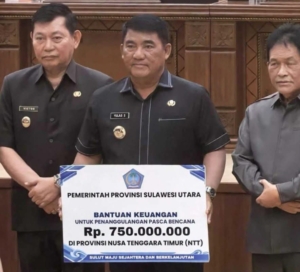 ‎Si Tou Timou Tumou Tou, bantuan diserahkan secara simbolis oleh Gubernur Sulawesi Utara Yulius Selvanus di ruang sidang Paripurna DPRD Sulut, Senin (24/8/2026).