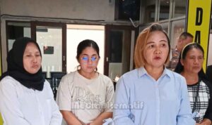 Kepala Sekolah PAUD Kendista, Meyni Rotty Bersama Ketiga Guru usai dimintai keterangan oleh penyidik di Mapolda Sulut, Senin (3/8/2026)