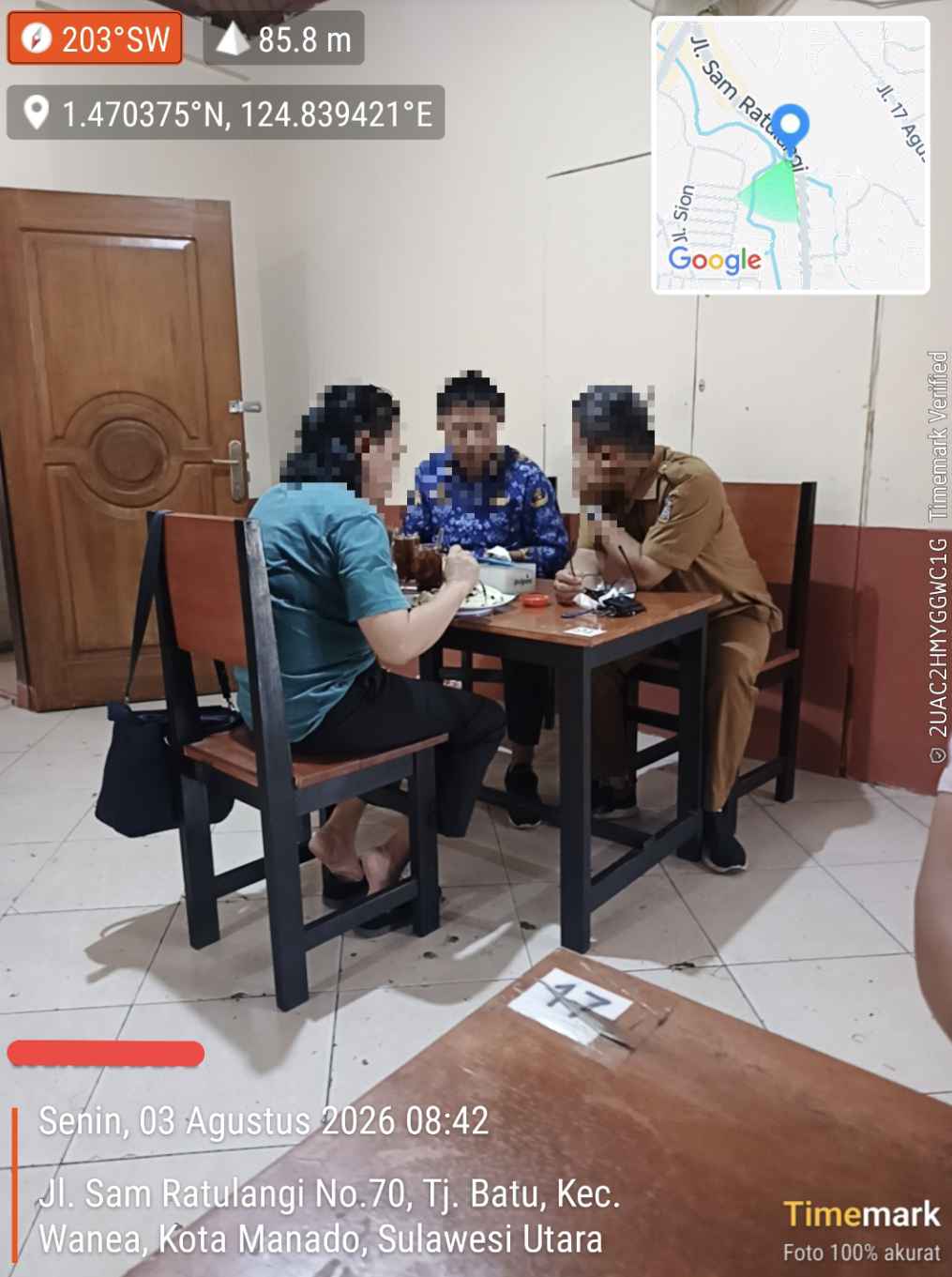 Diduga ASN Pemkot Manado Keluyuran 'Ngopi' saat jam kerja. Senin, (3/8/2026)