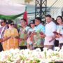 Gubernur Sulawesi Utara Mayjen TNI (Purn) Yulius Selvanus SE bersama sejumlah delegasi negara sahabat bersiap melakukan pemukulan alat musik tradisional Tetengkoren sebagai tanda dibukanya secara resmi Tournament of Flowers pada Tomohon International Flower Festival (TIFF) 2026 di Panggung Utama Menara Alfa Omega, Pusat Kota Tomohon, Sabtu (8/8/2026). (dok.ist)