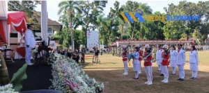 Gubernur YSK saat memimpin Upacara peringatan kemerdekaan Republik Indonesia ke 81, Senin (17/8/2026) di Halaman Kantor Gubernur. (dok.mediaalternatif)