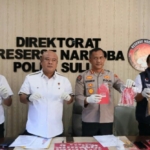 Konferensi pers di Lobi Gedung Ditresnarkoba Polda Sulut, Senin (31/8/2026) pagi.