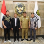 Ketua Komisi I DPRD Sulawesi Utara Braien R.L. Waworuntu (BW) dampingi Gubernur YSK bertemu Menteri ESDM Bahlil Lahadalia. (Istimewa)