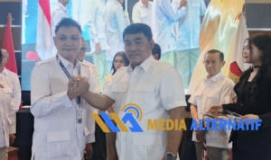 Ketua DPD Gerindra Sulut Yulius Selvanus bersama Ketua OKK Gerindra Manado Andre Mawey saat Rakercab Gerindra Manado di Courtyard by Marriott Manado, Sabtu (5/9/2026). (dok.mediaalternatif)