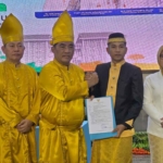 Gubernur YSK Serahkan SK Plt. Bupati kepada Aditya Pontoh