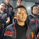 Tim URC Resmob Polda Sulut bersama Kanit II Ipda Andros Hinur. Saat di wawancarai perihal pengungkapan kasus tersebut. (dok.istimewa)