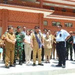 Gubernur YSK saat berada di SMA Taruna Nusantara.