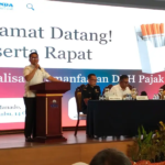Sekprov Tahlis Gallang beri sambutan dalam Sosialisasi Peredaran Rokok Tidak Bercukai dan Cukai Ilegal Tata Kelola Pajak Rokok, oleh Bapenda Sulut di Hotel NDC Manado, (14/10/26).