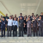 Gubernur YSK saat mengunjungi Fakultas Kedokteran Universitas Katolik De La Salle Manado, Senin (19/10/2026).