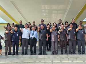 Gubernur YSK saat mengunjungi Fakultas Kedokteran Universitas Katolik De La Salle Manado, Senin (19/10/2026).