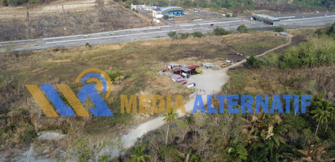 Foto : pantauan gudang solar yang diduga milik CK di kawasan Ringroad dan sekitar pintu tol Manado punya penjagaan yang ketat lewat pintu pos. (dokumentasi : mediaalternatif)